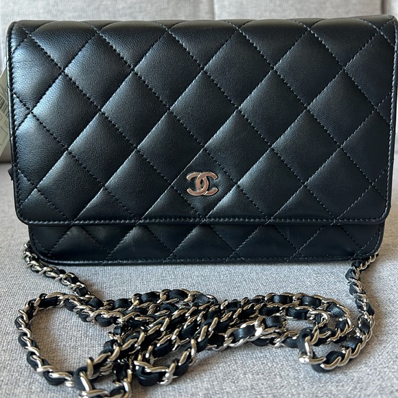 Chanel Wallet On Chain Black Lambskin Like New - Picture 12 of 17